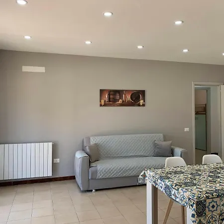 Salinella House 公寓